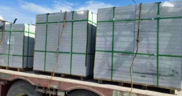 防城港 芝麻白花岗岩地铺石装车日常