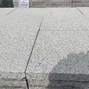 防城港 白麻花岗岩石材推荐 荔枝面地铺石