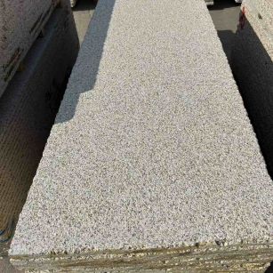 防城港 黄金麻花岗岩荔枝面毛板，半成品