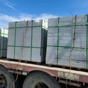 防城港 芝麻白花岗岩地铺石装车日常