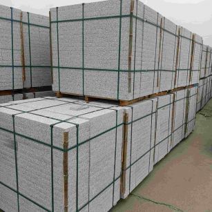 防城港 白麻花岗岩石材荔枝面地铺石（300*600*50）