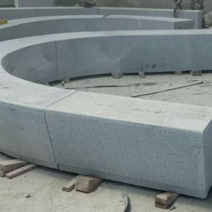 防城港 芝麻白花岗岩光面弧形坐凳