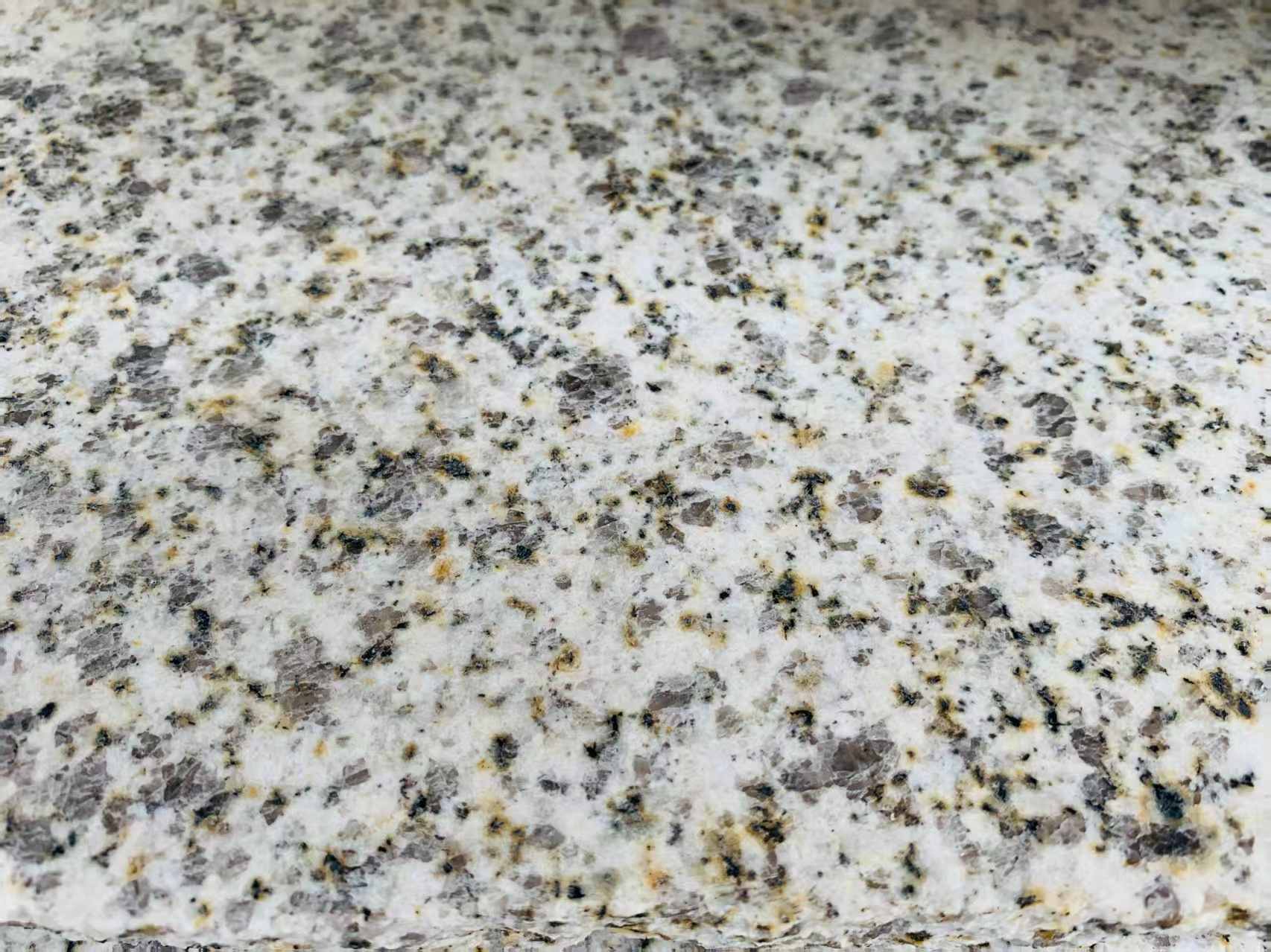 防城港 黄金麻花岗岩石材浅黄光面