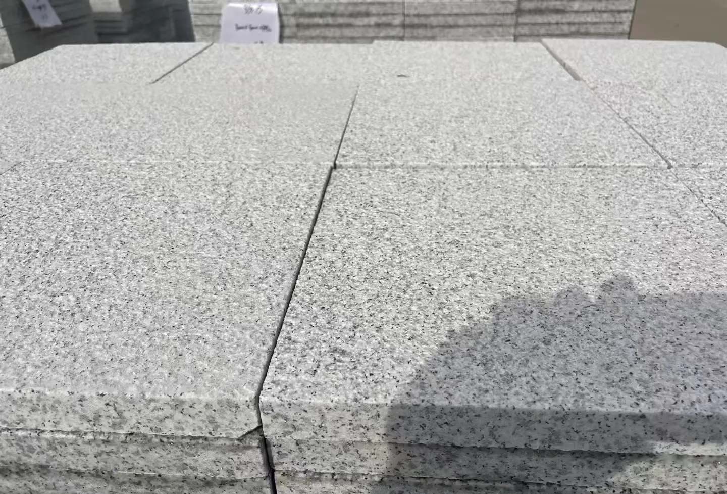 防城港 白麻花岗岩石材推荐 荔枝面地铺石