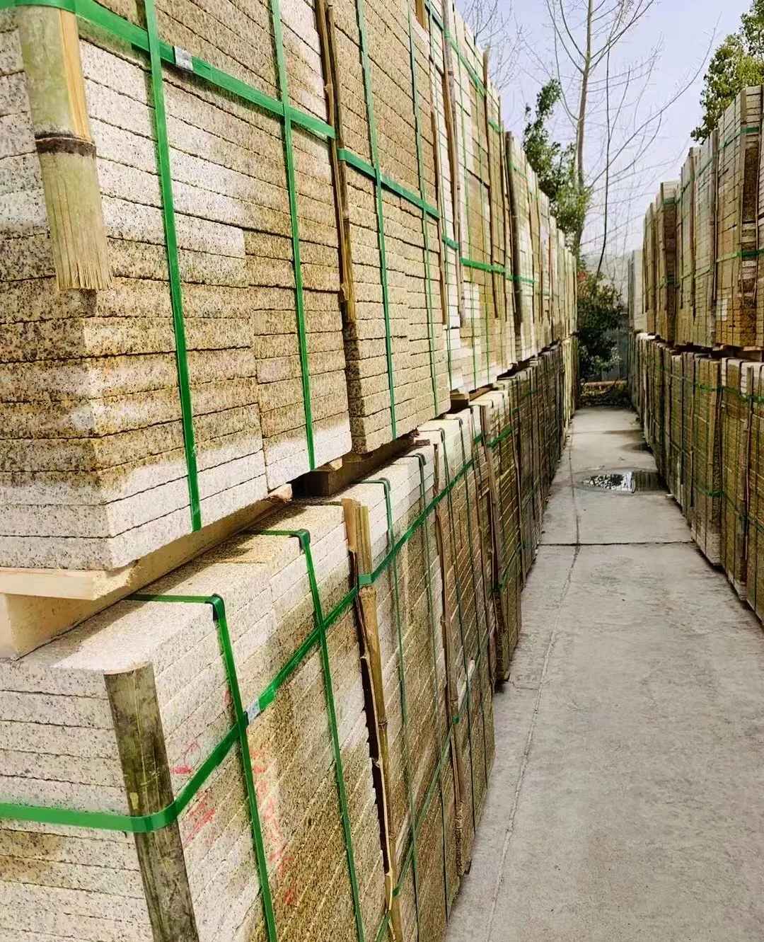 防城港 黄金麻花岗岩荔枝面地铺石