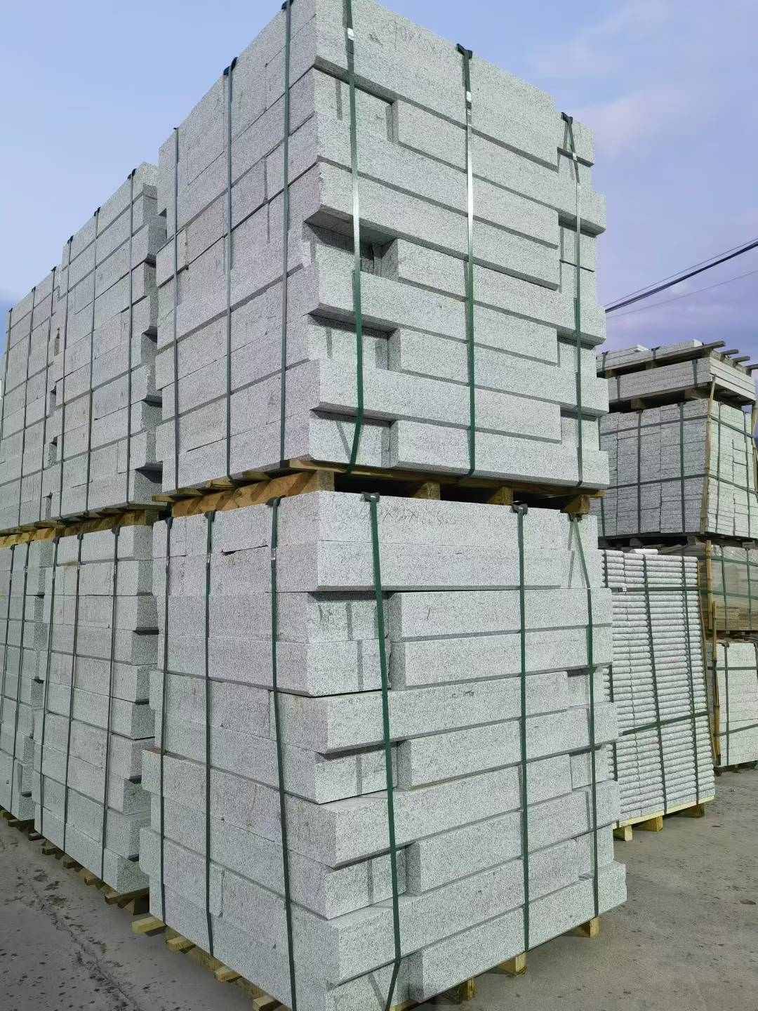 防城港 芝麻白花岗岩路沿石，路缘石，路肩石，道牙，立缘石，马路牙子，街沿石，侧石等