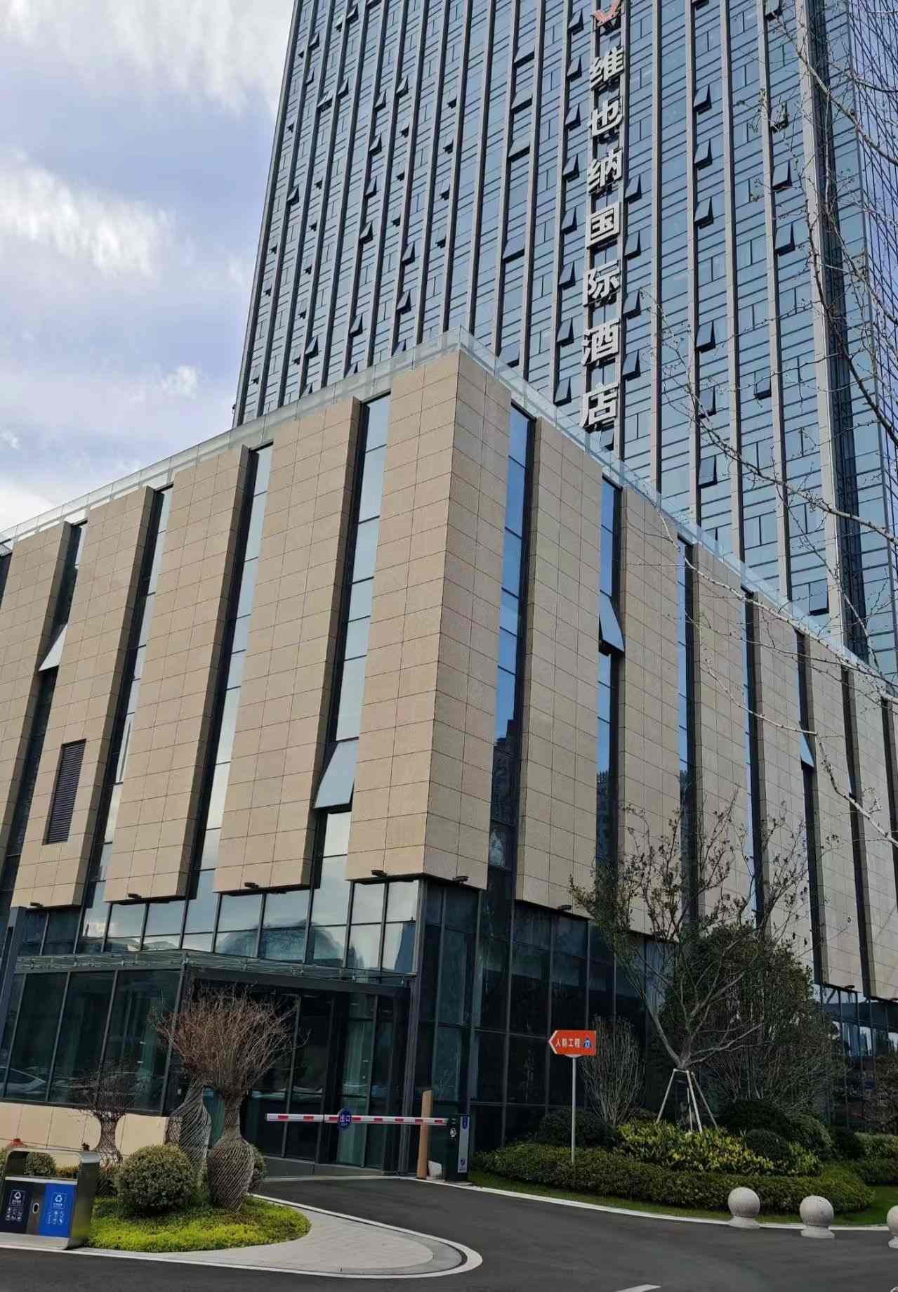 防城港 黄金麻花岗岩外墙干挂