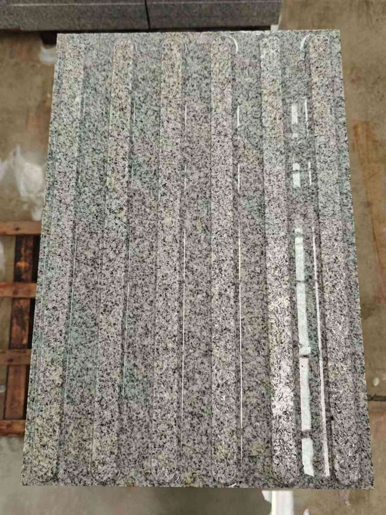 防城港 芝麻白花岗岩荔枝面雕刻盲道，盲条