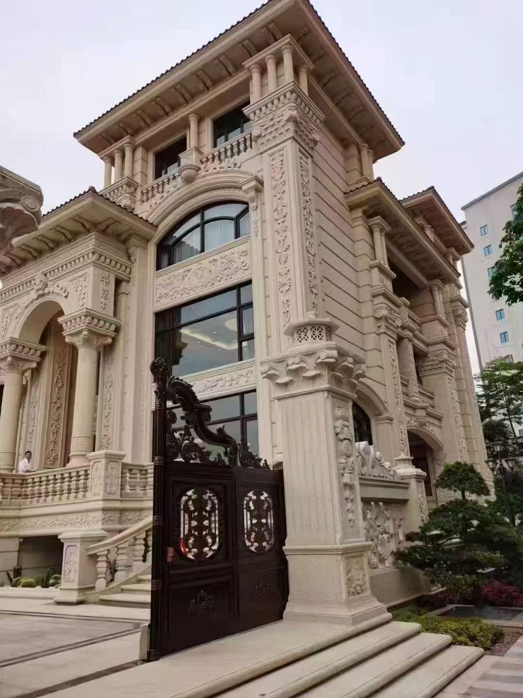 防城港 黄金麻花岗岩别墅外墙干挂效果展示