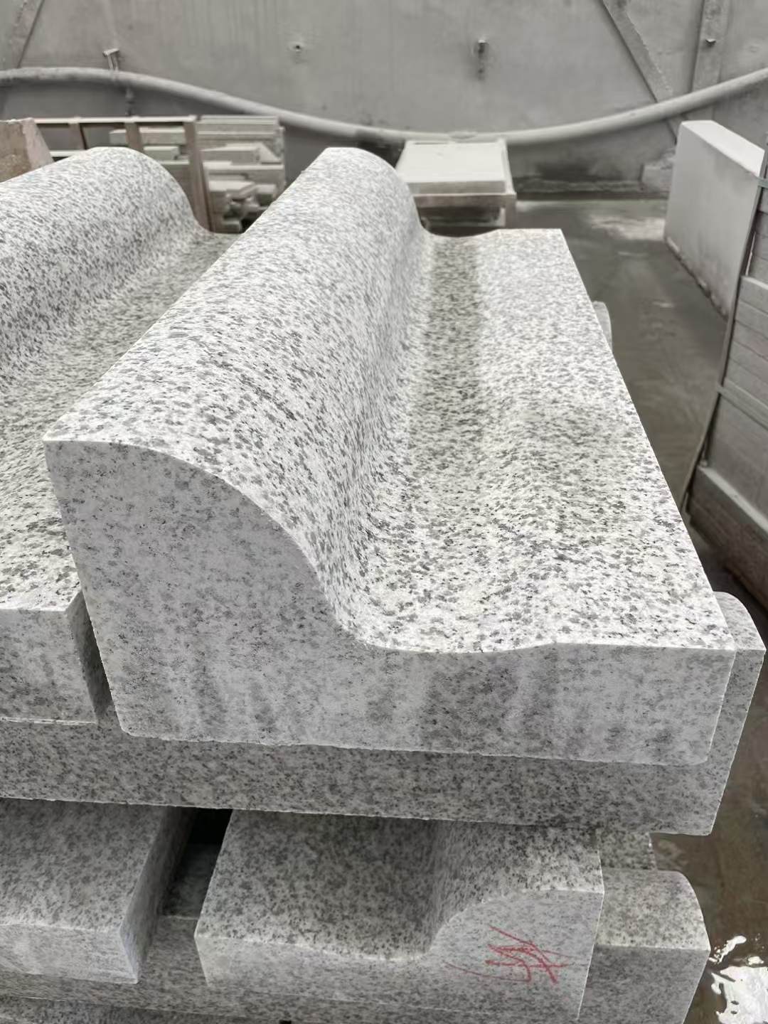 防城港 白麻花岗岩S型路沿石，路侧石，马路牙子等