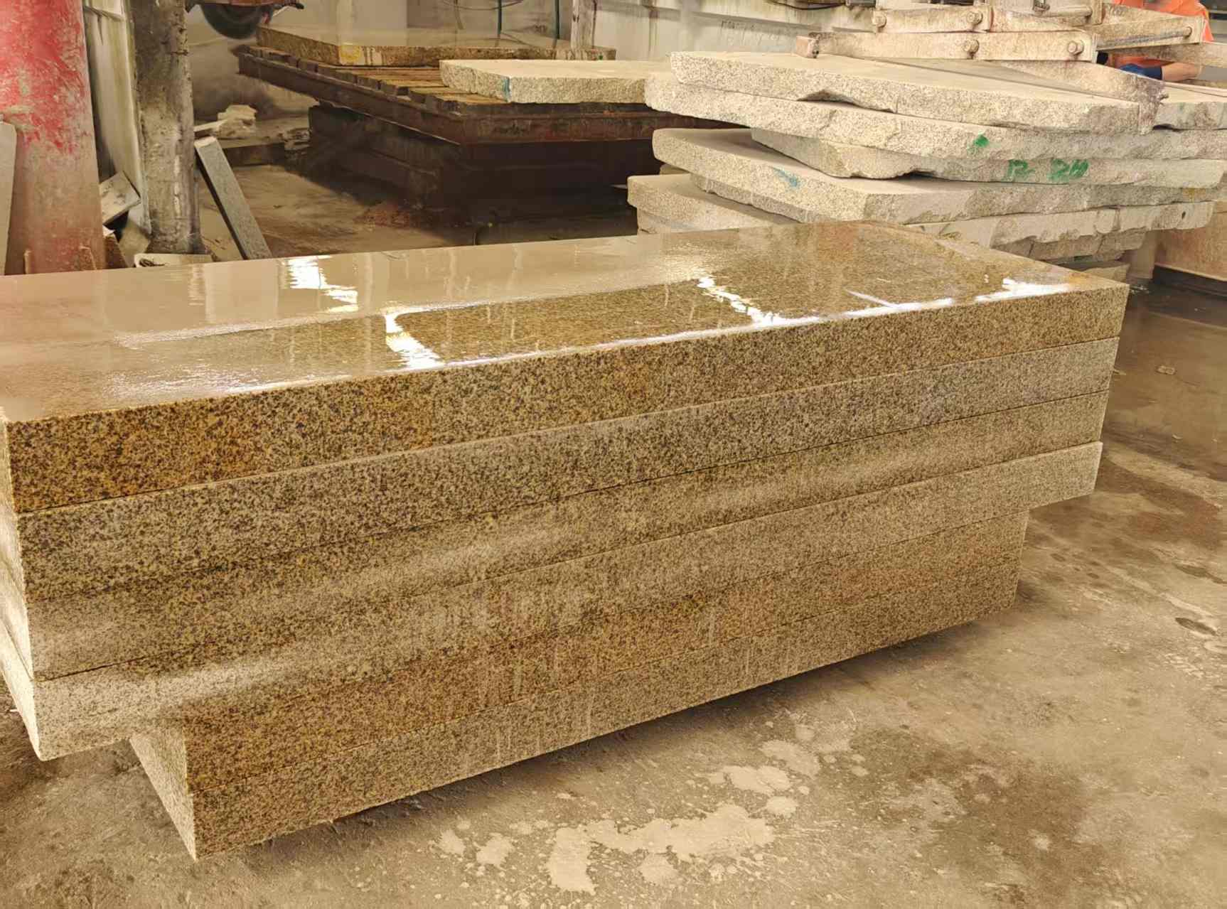 防城港 黄金麻栏杆料半成品加工中