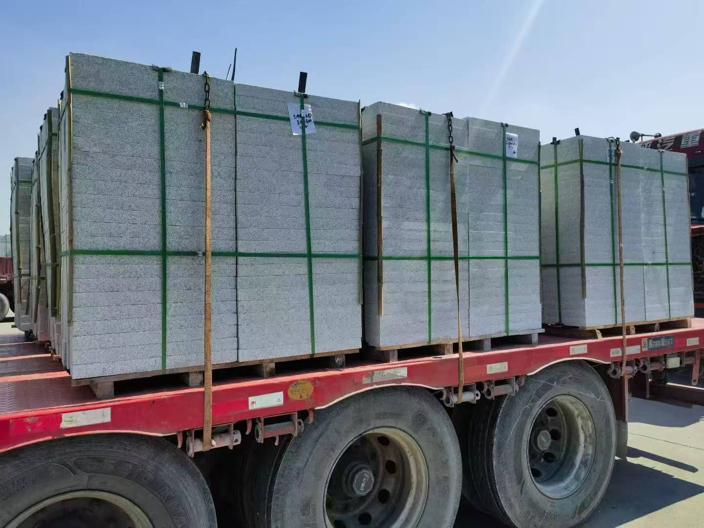 防城港芝麻白花岗岩出货日常地铺石