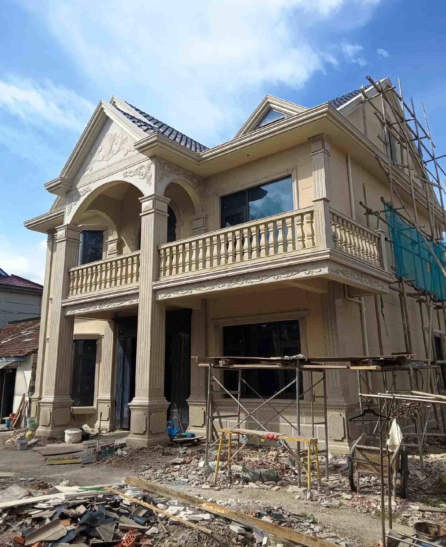 防城港 黄金麻花岗岩石材私人别墅雕花门楼柱阳台栏杆