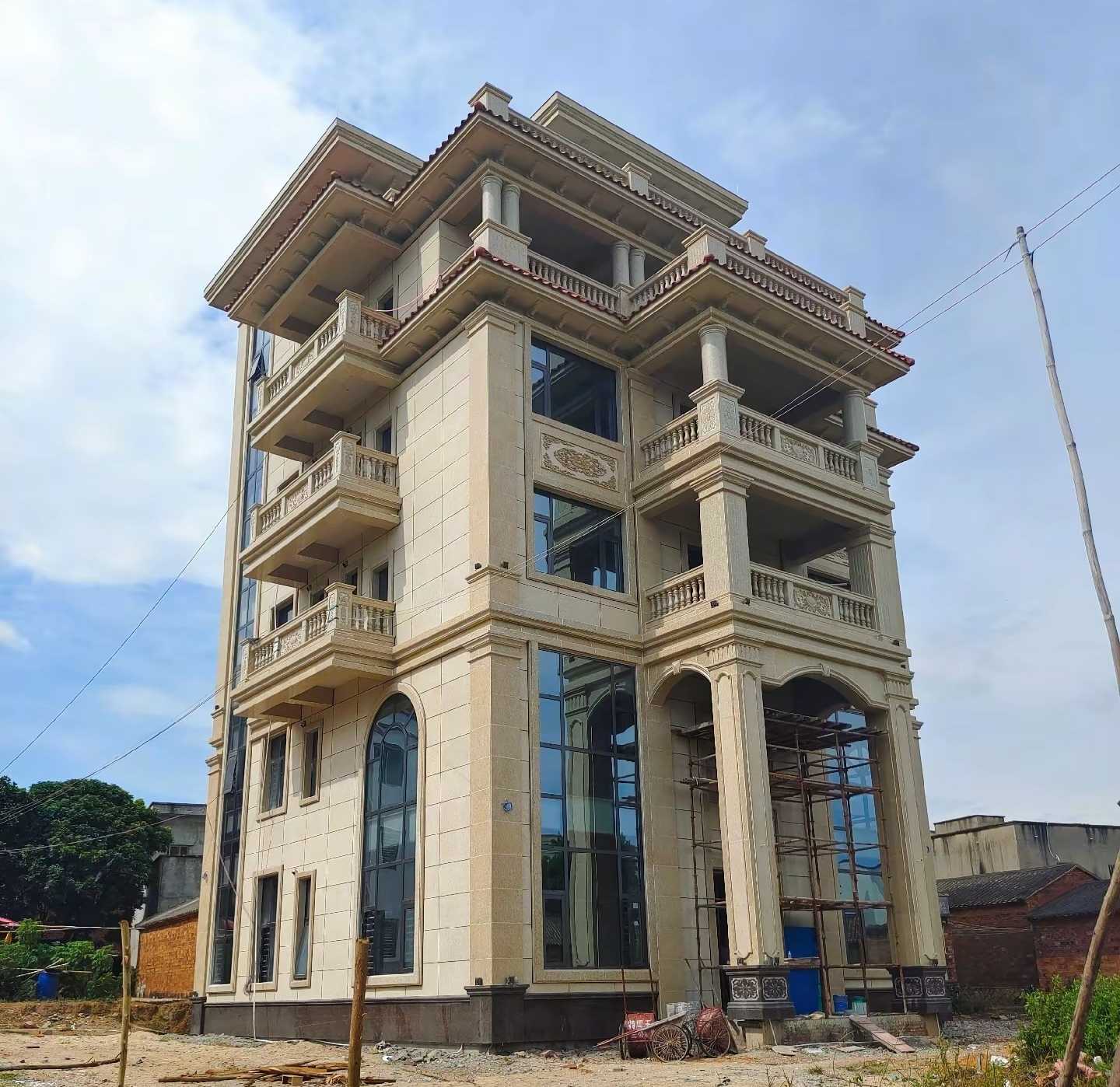 防城港 黄金麻花岗岩石材别墅外墙干挂搭配（雕花栏杆花瓶柱门楼罗马柱）