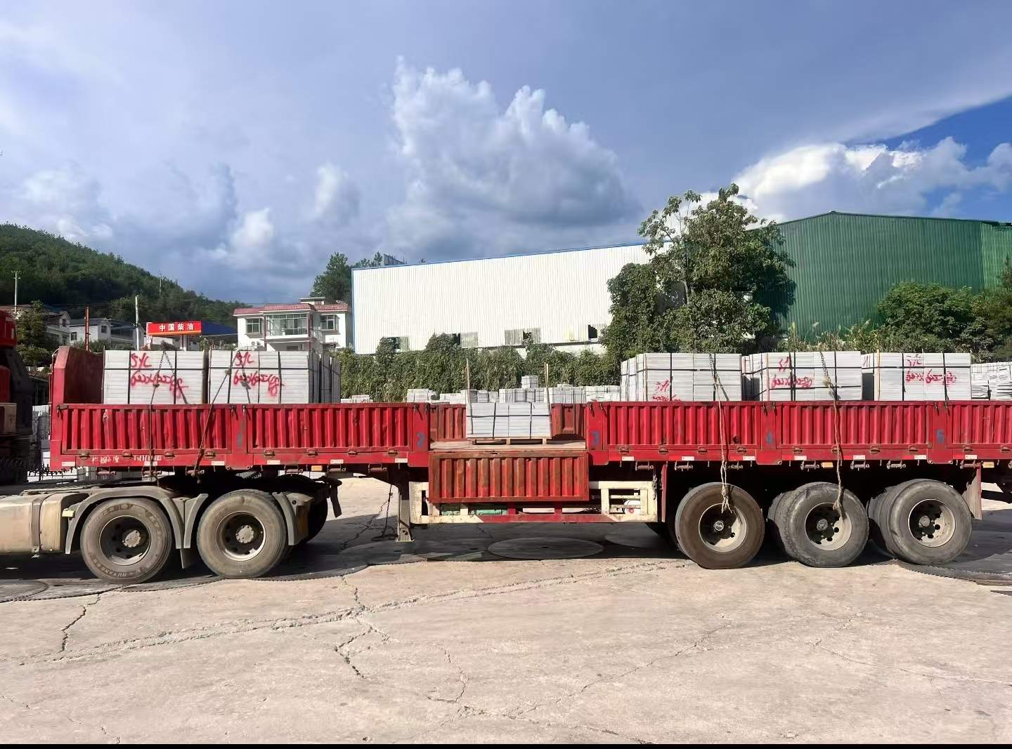 防城港 芝麻灰花岗岩地铺石出货日常