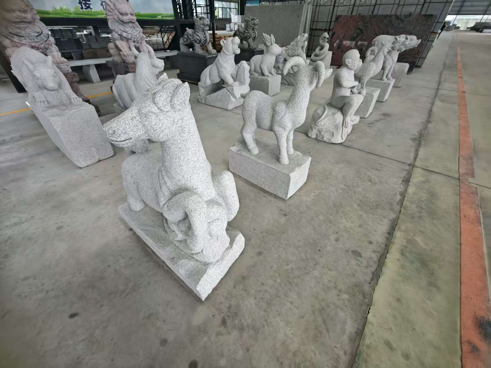 防城港 芝麻白花岗岩造型立体雕刻——十二生肖