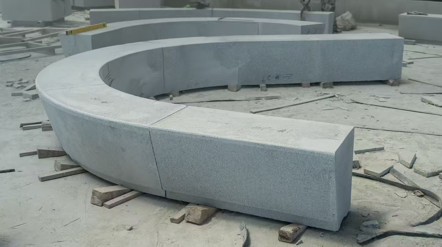 防城港 芝麻白花岗岩光面弧形坐凳